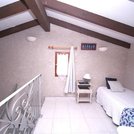 Aria Apartment *